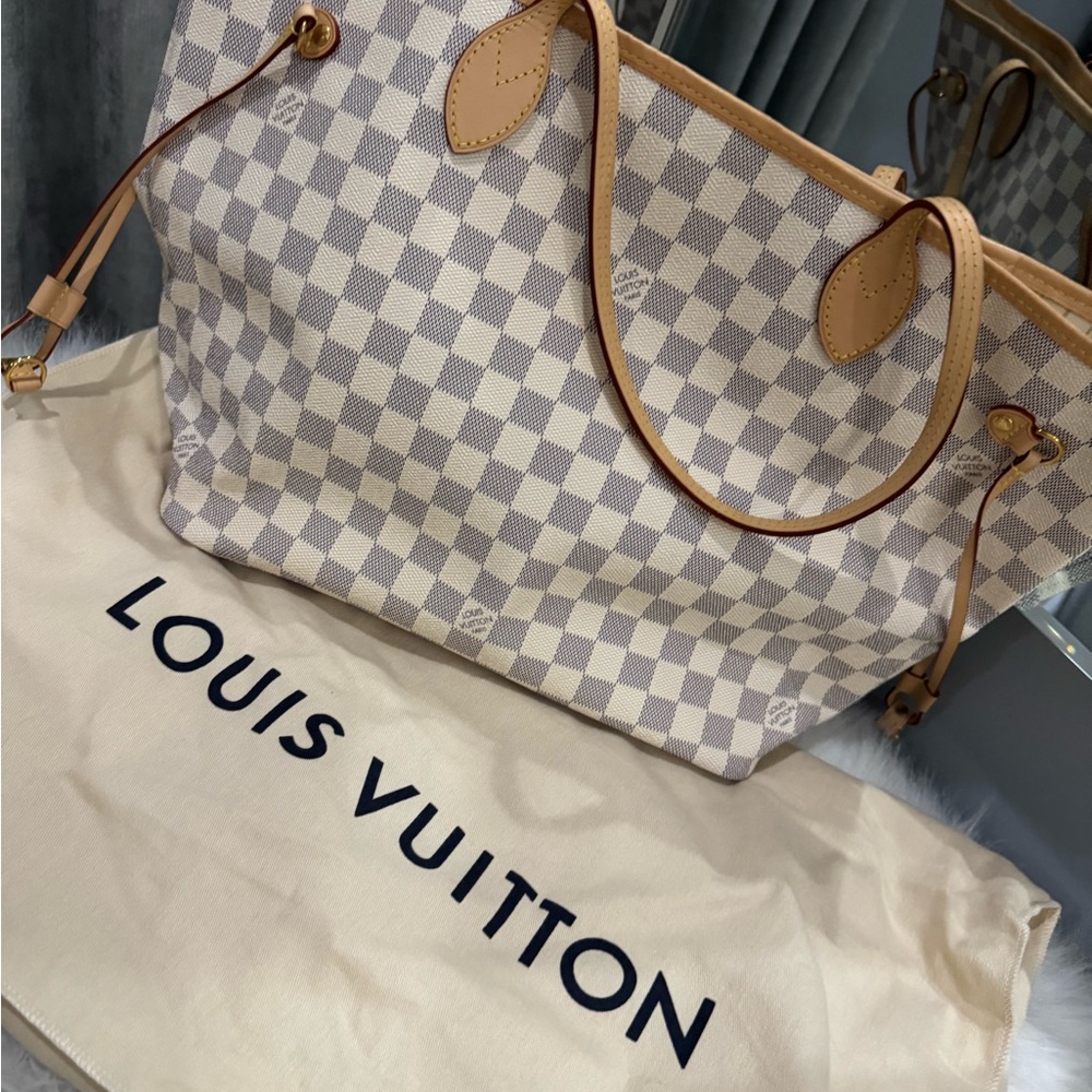 Authentic Louis Vuitton MM Damier Azur Tote in Cream and Tan